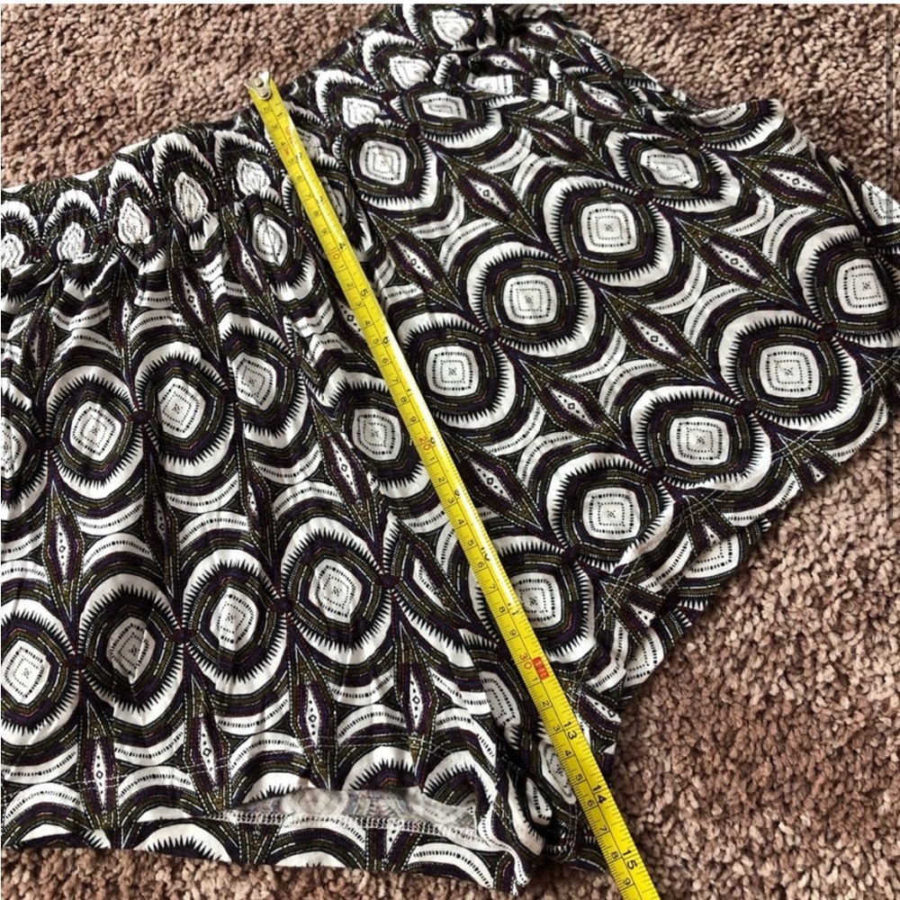 H&M Patterned Shorts - Picture 2 of 4